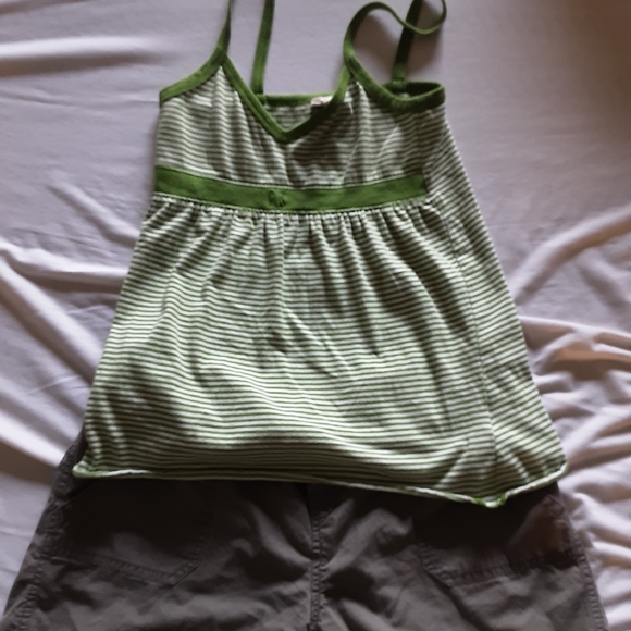 Shorts & TOPS - Picture 6 of 9